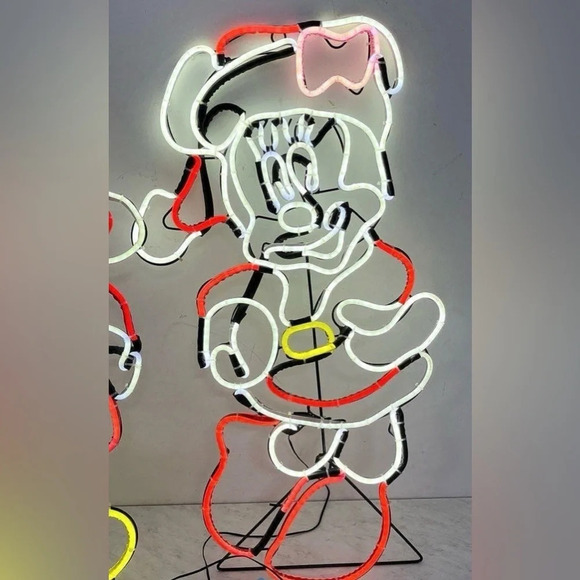 Gemmy Disney Christmas Mickey & Minnie Mouse 29-in Sculpture with LED Lights - Picture 4 of 8